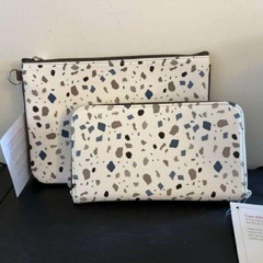 Thirty One Wallet and Zipper Pouch Bundle - Picture 1 of 5